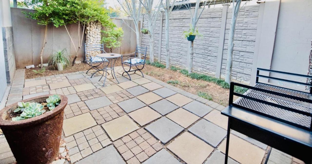 Cottonwood Guesthouse Oasis Bloemfontein Exterior photo