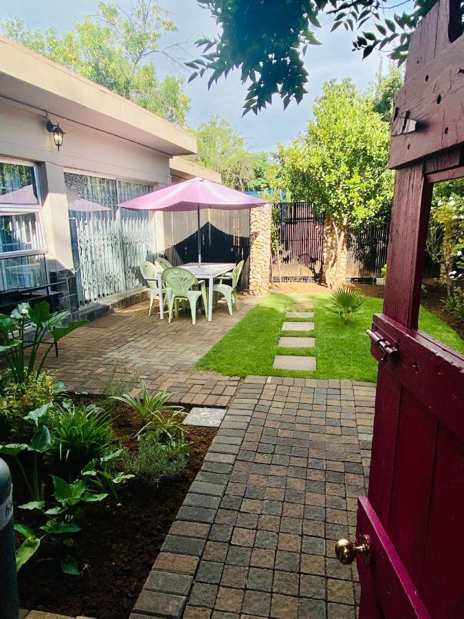 Cottonwood Guesthouse Oasis Bloemfontein Exterior photo