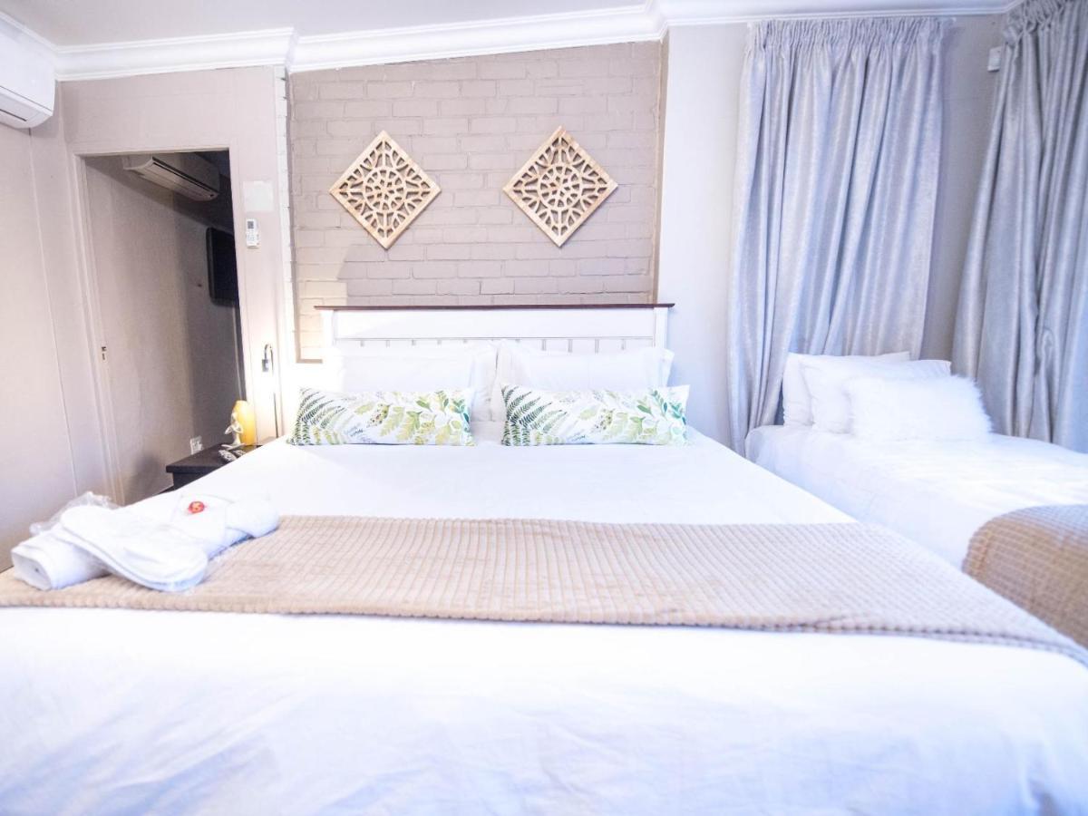 Cottonwood Guesthouse Oasis Bloemfontein Exterior photo