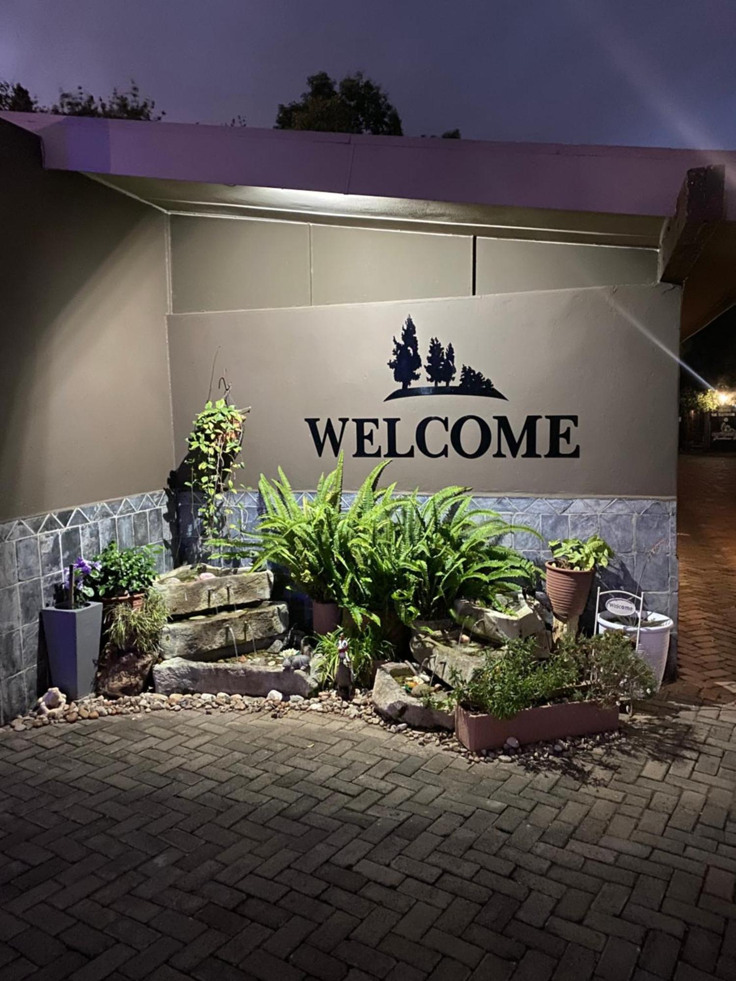 Cottonwood Guesthouse Oasis Bloemfontein Exterior photo