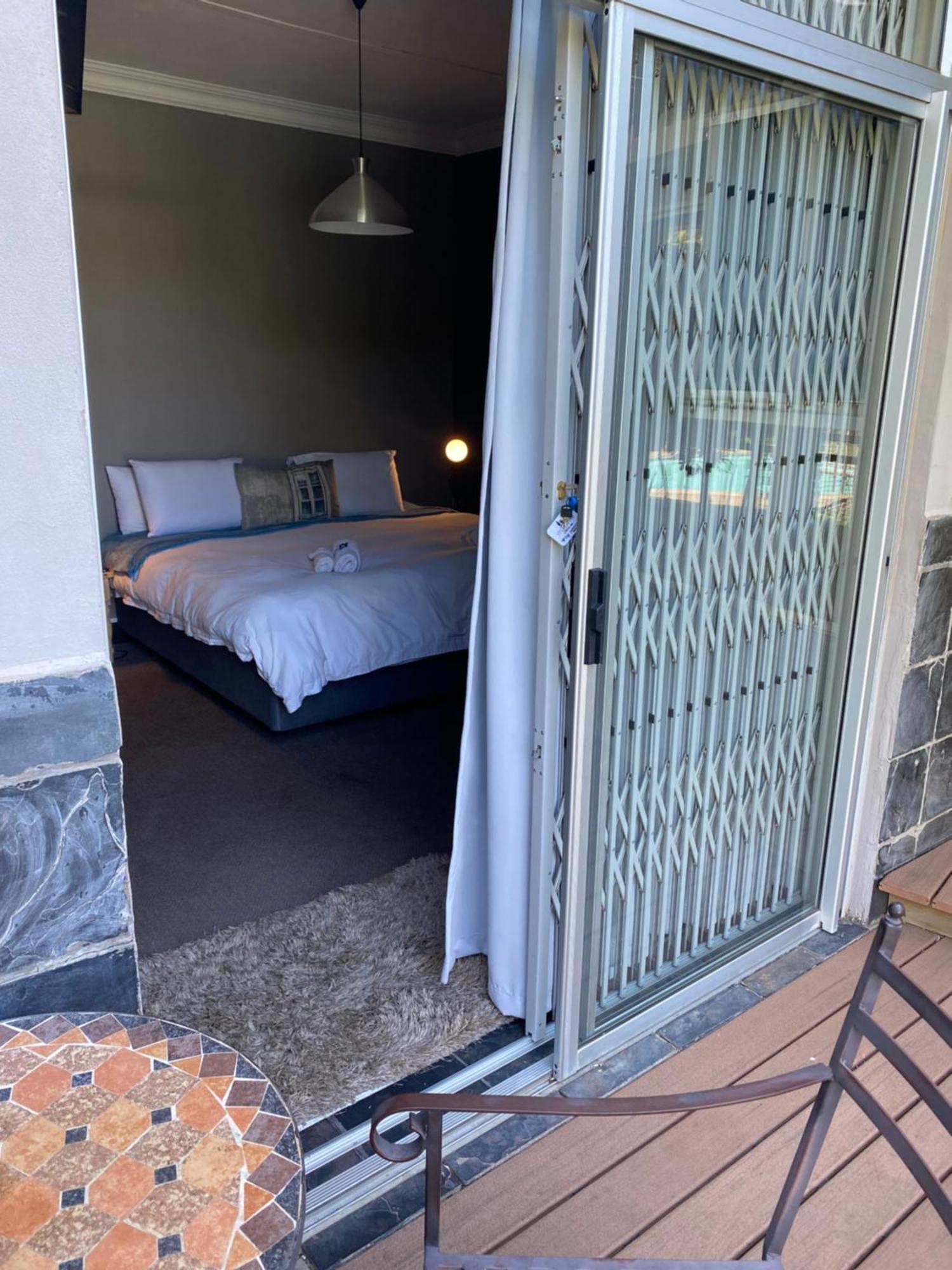 Cottonwood Guesthouse Oasis Bloemfontein Exterior photo